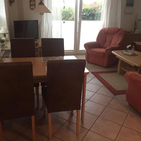 Ferienhaushaelfte Domeyer *